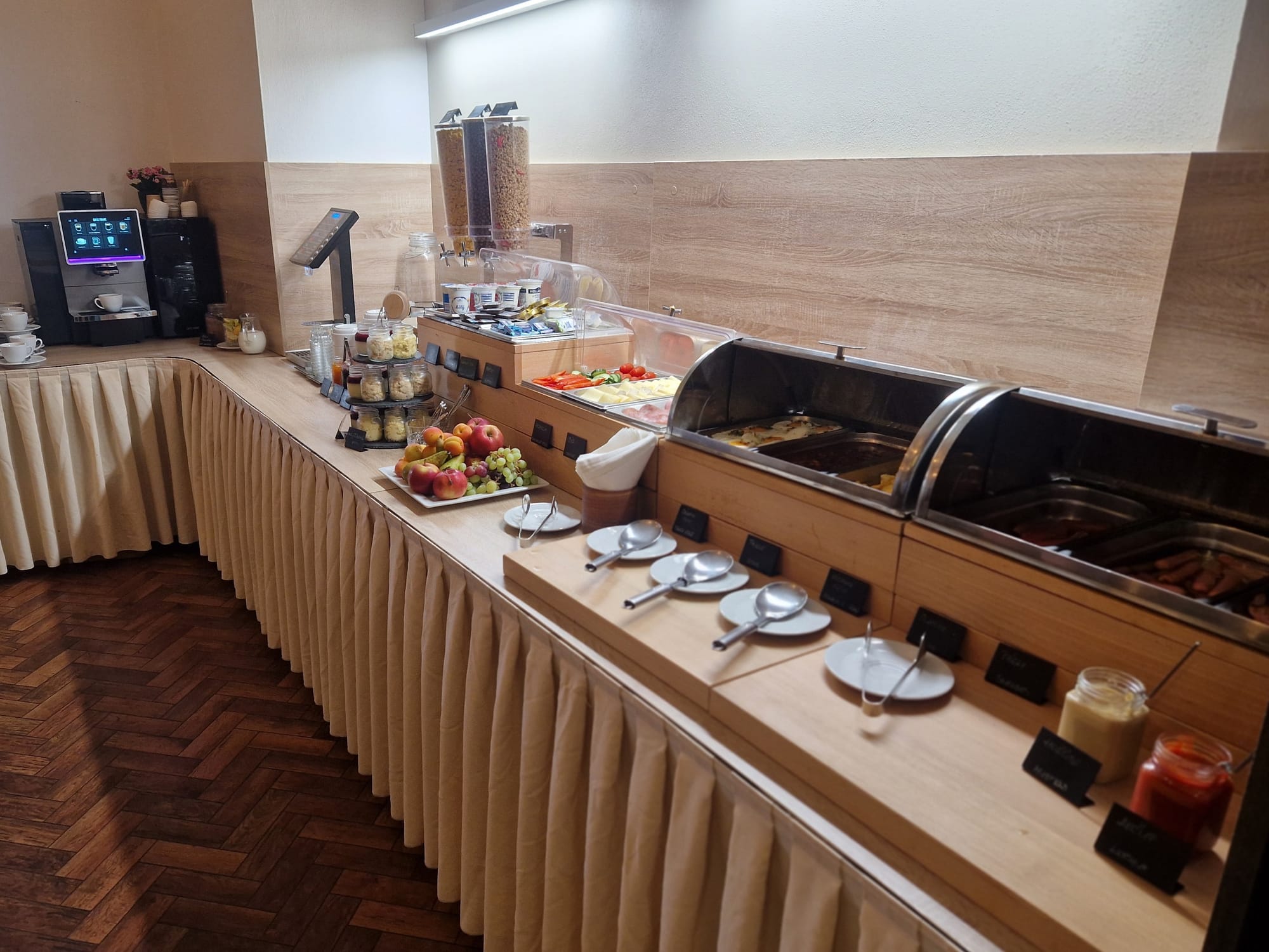 The breakfast buffet at Hotel U Labutě