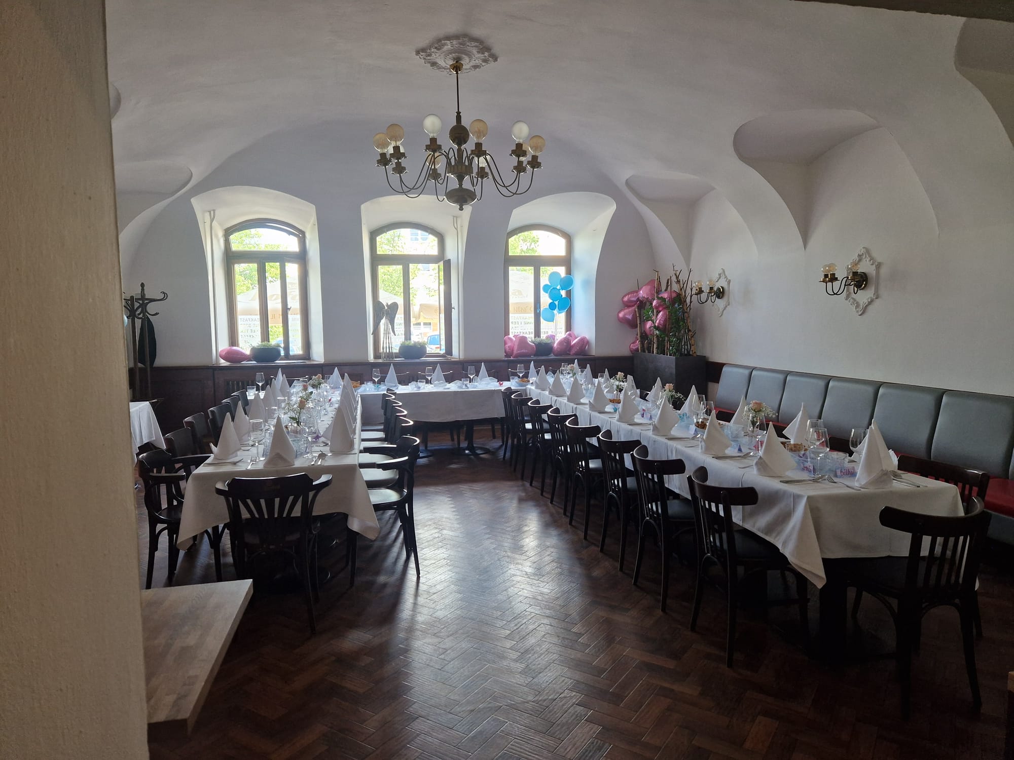 Poppet restaurant — the dining room